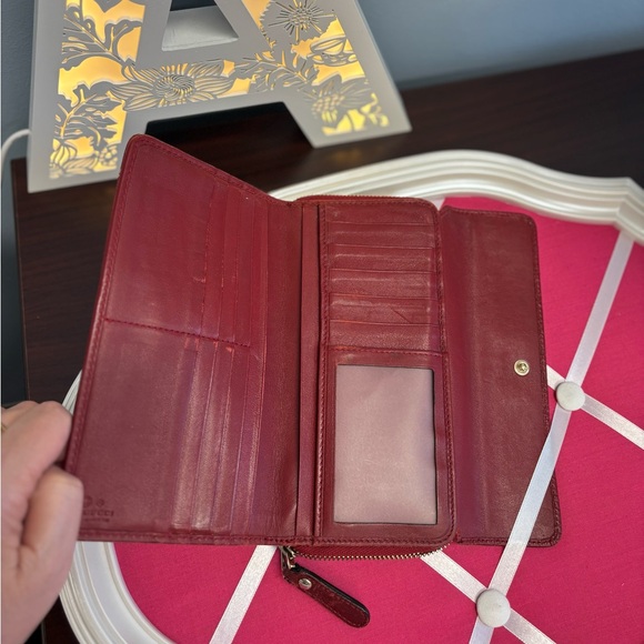 GUCCI Wallet, zipper around with ID pocket in very good condition, red color - Picture 7 of 11